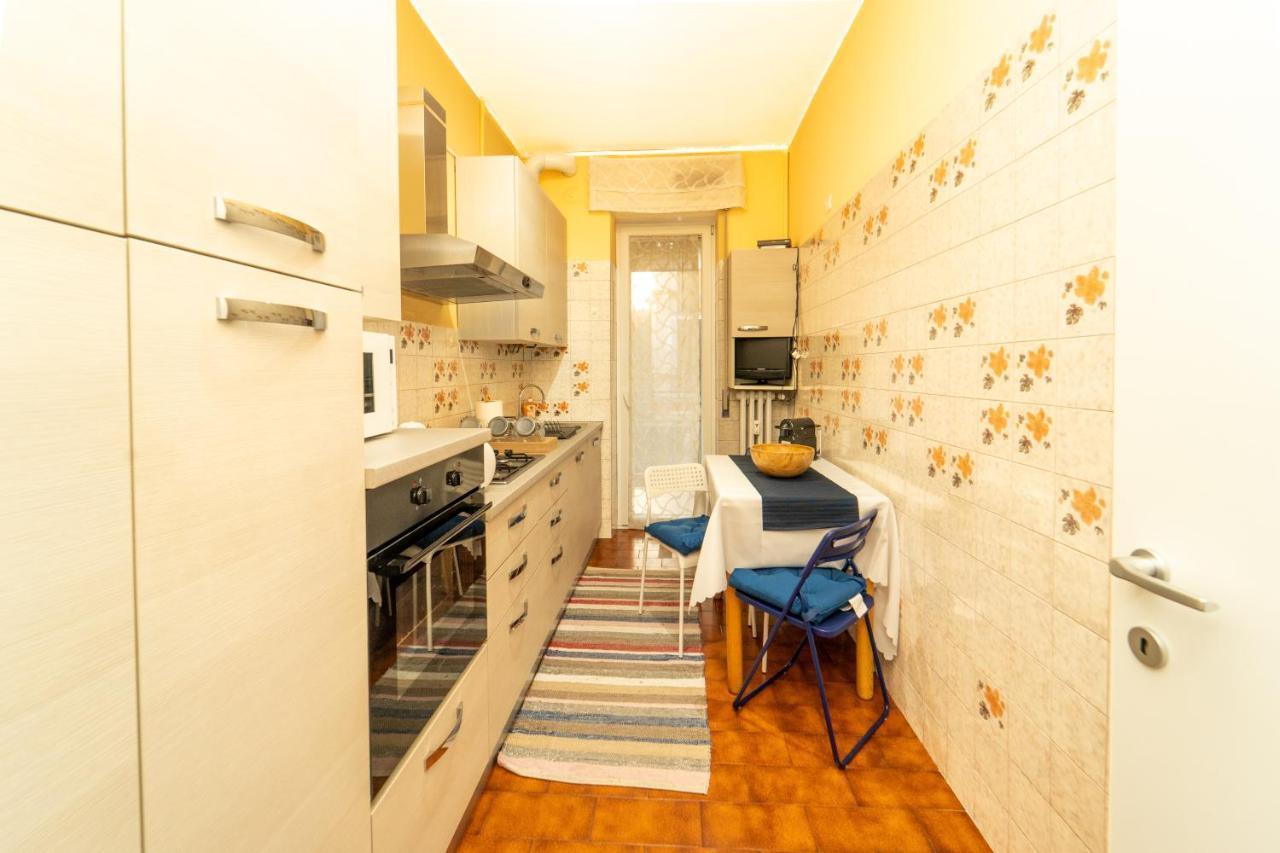 Trilocale Con Parcheggio Privato Apartment Milan Exterior photo